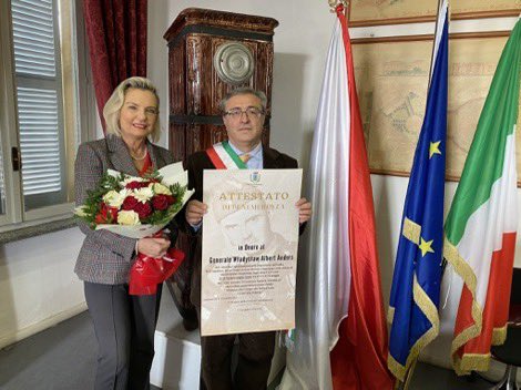 Anna_M_Anders's tweet photo. Rome 🇮🇹. In the month of Nov. alone I have inaugurated a park named after #GenAnders in #Loreto inaugurated a #Polish2ndCorps museum in #LoroPinciano received a #BeneMerito for my Father in #Castellamonte and  an honorary citizenship for him in #Bore. GRAZIE ITALIA ❤️ https://t.co/Fq7adCSmzR