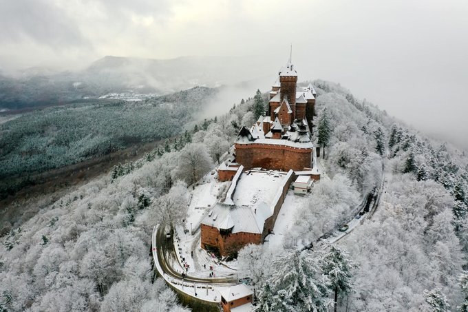 Superbe vue sur le #Château du Haut-Koenigsbourg par Patrick Hertzog. L'#Alsace est belle faisons le savoir. #BaladeSympa #MagnifiqueFrance