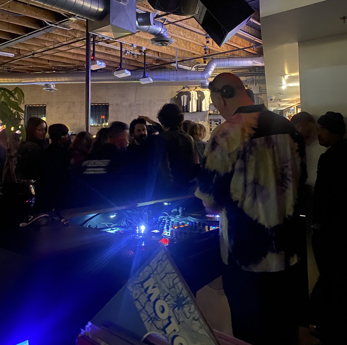 Front row for an absolutely masterful all vinyl set from <a href="/djmorsecode/">Nathaniel</a> always the perfect selections. 🫡🫡