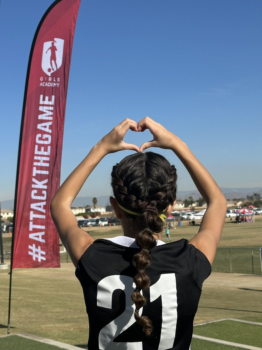 Mia_Ruffino's tweet photo. Came to California to compete against the best, leaving the west coast undefeated! Rest day= watching big sisters play. #attackthegame @NationalsGA @CoachDR7 @GAcademyLeague @TopDrawerSoccer @TheSoccerWire @ImYouthSoccer @ImCollegeSoccer @PrepSoccer https://t.co/GUrQ2dnYSe