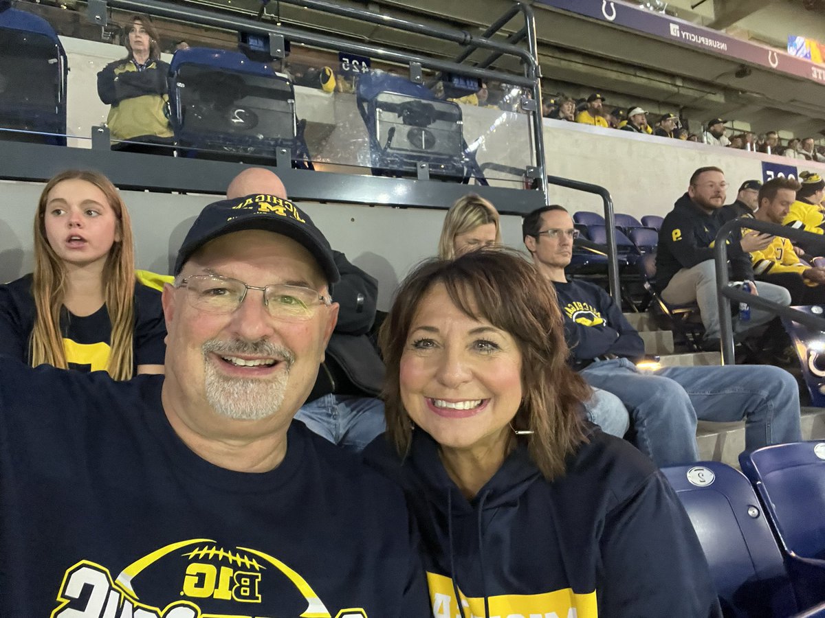 edu_gal's tweet photo. Go Blue!  #BIGFCG https://t.co/dxLAEHTCGo