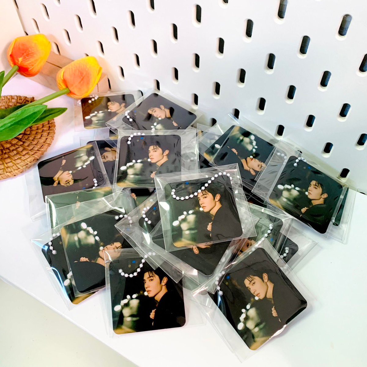 preidolshopp's tweet photo. พวงกุญเหลี่ยมจิ๋ว 2*2 นิ้ว แบบเคลือบ 
อันละ 6 บาท (สองด้าน +2บาท) ขั้นต่ำ 5ใบ 
#ตลาดนัดบังทัน #ตลาดนัดEXO #ตลาดนัดอากาเซ  #ตลาดนัดอากาเซ่ #ตลาดนัดblackpink #ซนซน  #ดังจุง #ยิมโน #มายอาโป #เอิร์ทมิกซ์ #อิงล็อต #กั๊พอ้าว #หยิ่นวอร์ #ฟรีนเบค #เจมีไนน์โฟร์ท #แจโด #น้ําตา���ฟิล์ม https://t.co/UR0ifWo6vi