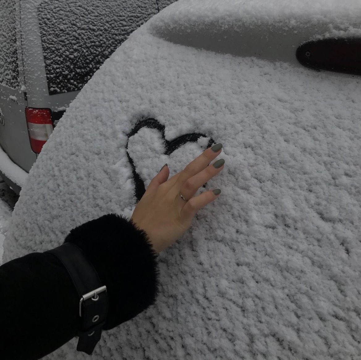 300moods's tweet photo. Snow https://t.co/MEFhsnIhye