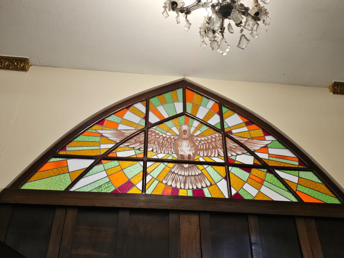 AnaMoretto4's tweet photo. #StainedGlassSunday
#ChurchWindows
Paróquia Santa Generosa, Paraíso, São Paulo, SP. https://t.co/tCa7criUqY