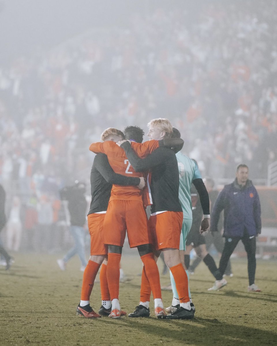 This moment > #ClemsonUnited 🧡