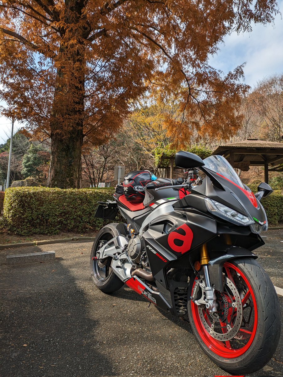 RiderTaka3's tweet photo. お久しぶりのツーリングです

職場の環境が変わり、激務の日々と腰痛のため、久しく乗れていませんでしたが、少しずつ改善されてきたので近場にきました！

いや〜、健康第一ですね😅

#RS660
#ツーリング https://t.co/sA6HZaWEc1