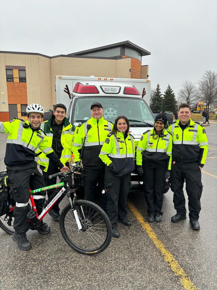 Did someone say double event day? Our teams today at both the Nutcracker and Stoney Creek Santa parade!🩰🎄🎅🏻 #stjohnambulance #mfr #firstaid #holidayevents
