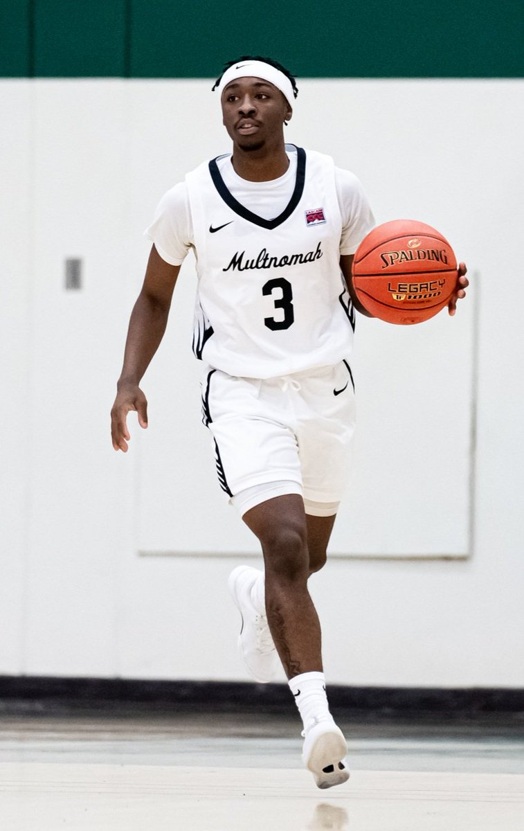 Chicago freshman Marje Windfield had a breakout game from the backcourt, scoring a season high 21 pts on 7 of 11 shooting but his Multnomah teammates fell to Bushnell Sat behind the 7 3's and 29 pts from Cory Johnson.
The Beacons are 2-0 in CCC play.
The  Lions dropped to 1-2.