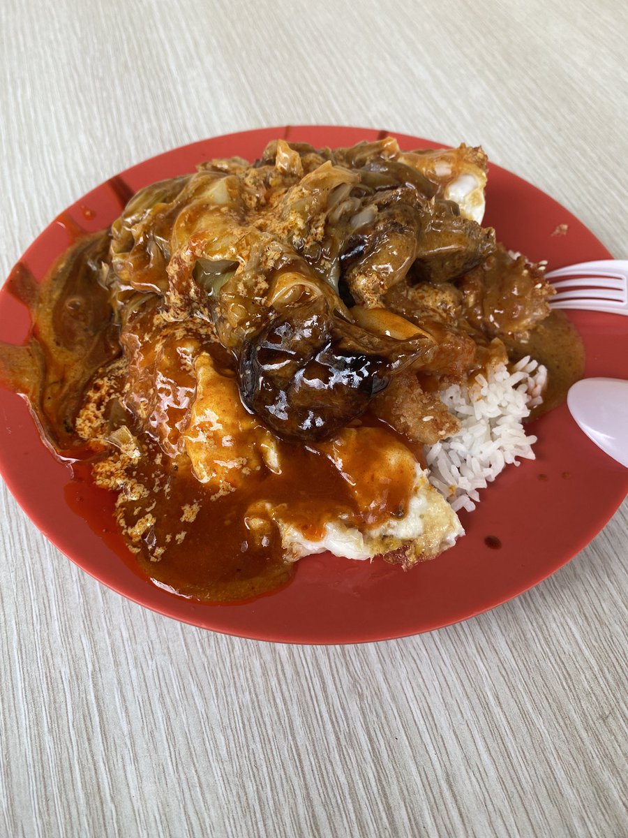 GenJapan0701's tweet photo. Beach Rd Scissor cut curry rice.
シンガポールで一番美味しいB級グルメかも。 https://t.co/fY3aInHVUy