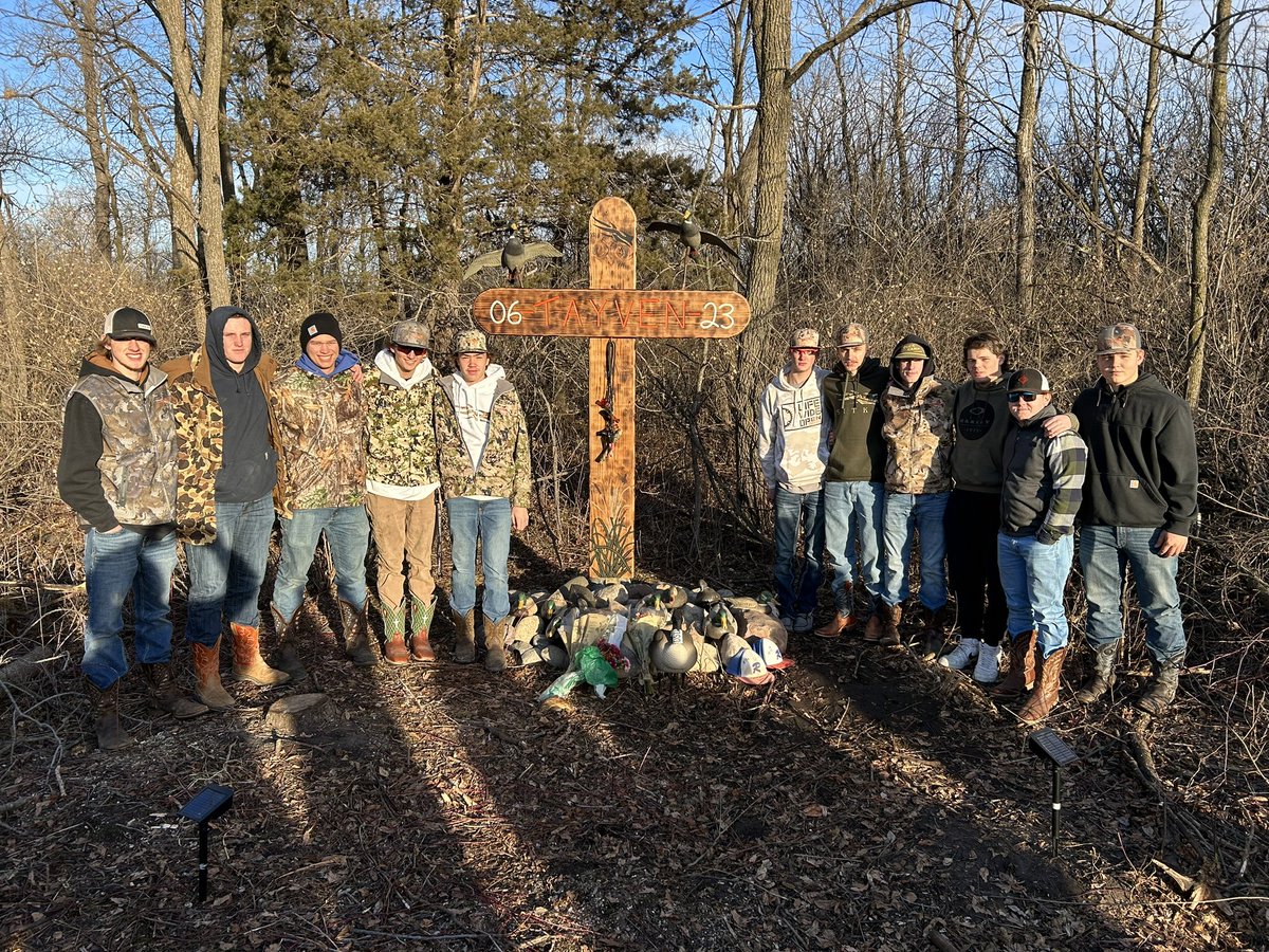 Honoring their teammate! #CountOnMe33