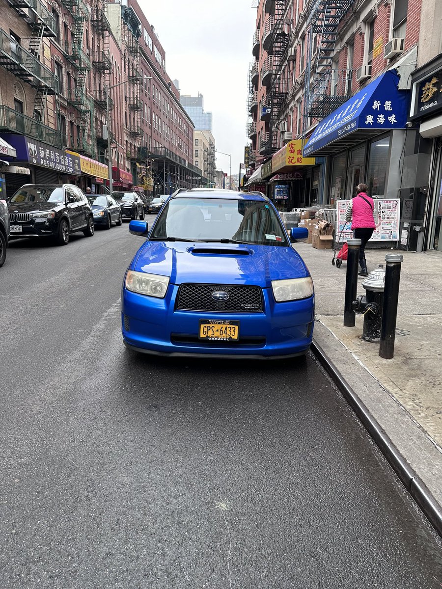 thelanjampod's tweet photo. A nice and low Subaru Forester Sport XT from circa 2004-2005 

#subaru #subarusunday #subaruforesterxt #forester #subaruforester #carsofnyc #carsinnyc #carspotting #chinatown #nyc 🗽🏙️ https://t.co/gm5pOc1iYF