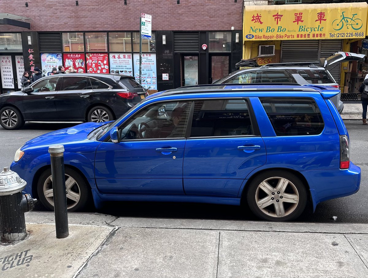 thelanjampod's tweet photo. A nice and low Subaru Forester Sport XT from circa 2004-2005 

#subaru #subarusunday #subaruforesterxt #forester #subaruforester #carsofnyc #carsinnyc #carspotting #chinatown #nyc 🗽🏙️ https://t.co/gm5pOc1iYF