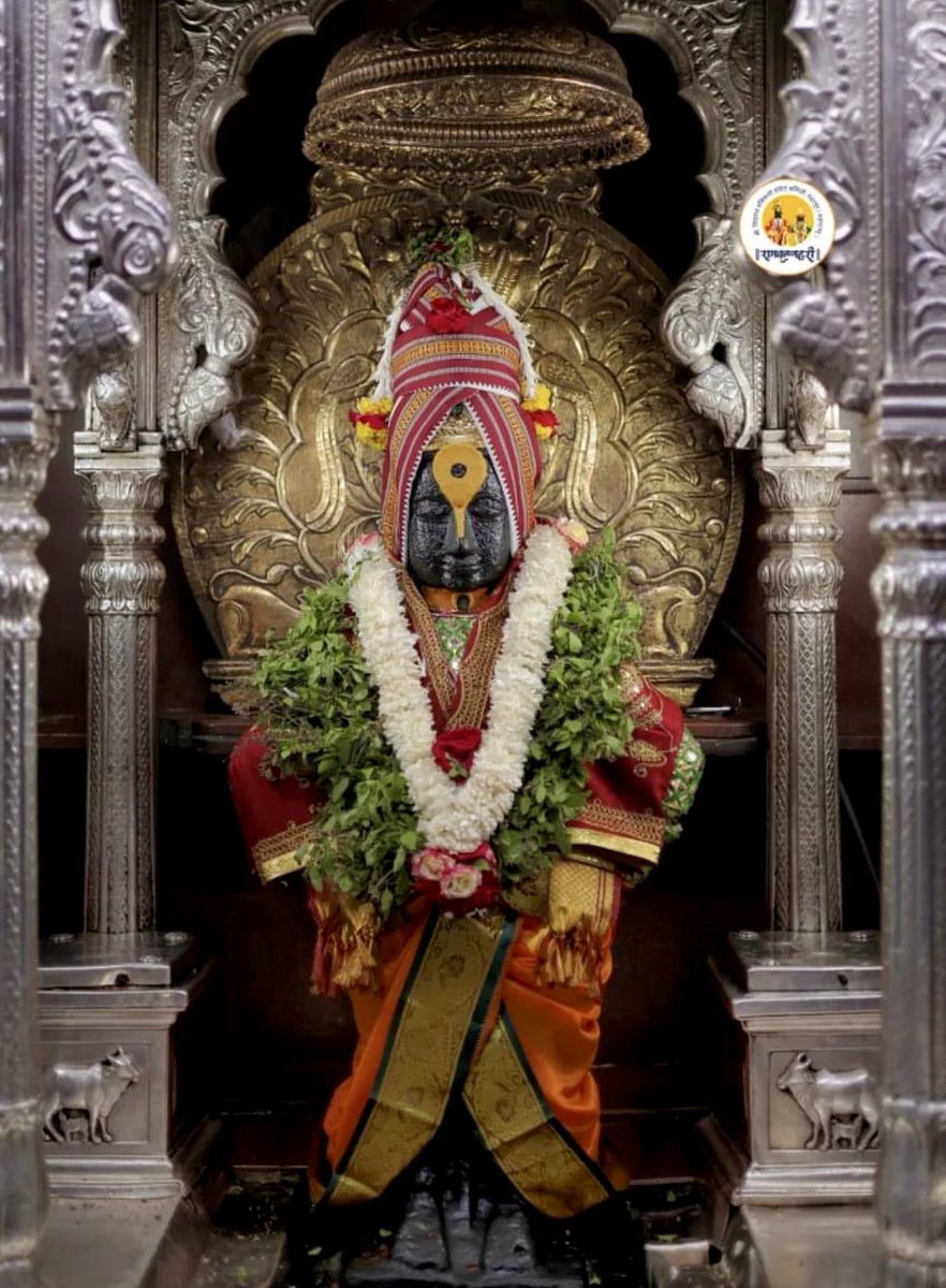 Jayalko1's tweet photo. पाण्डुरंग विट्ठल प्रातः अलौकिक शृंगार दर्शन🌺 https://t.co/KH7S5RRY6z