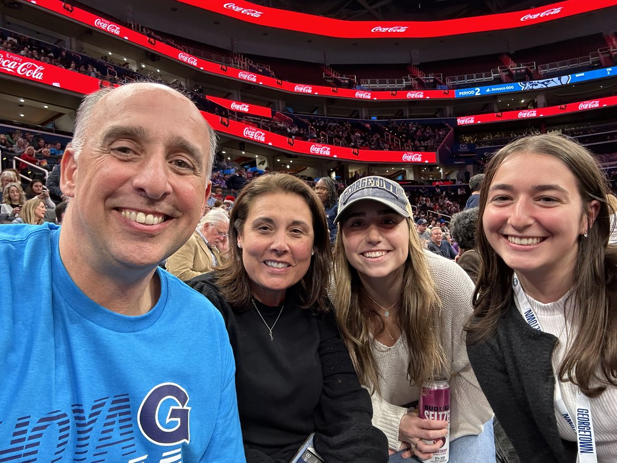 FrankCiatto's tweet photo. Letโs do this every Saturday for the next several months without the missed call at the end. #hoyasaxa #progess #coachcooley @GeorgetownHoyas @GeorgetownHoops @HoyaCoachCooley https://t.co/pH38AdSP1i