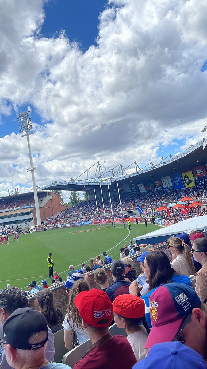 JCugnetto's tweet image. Up the Roo girls! ⚪️🔵