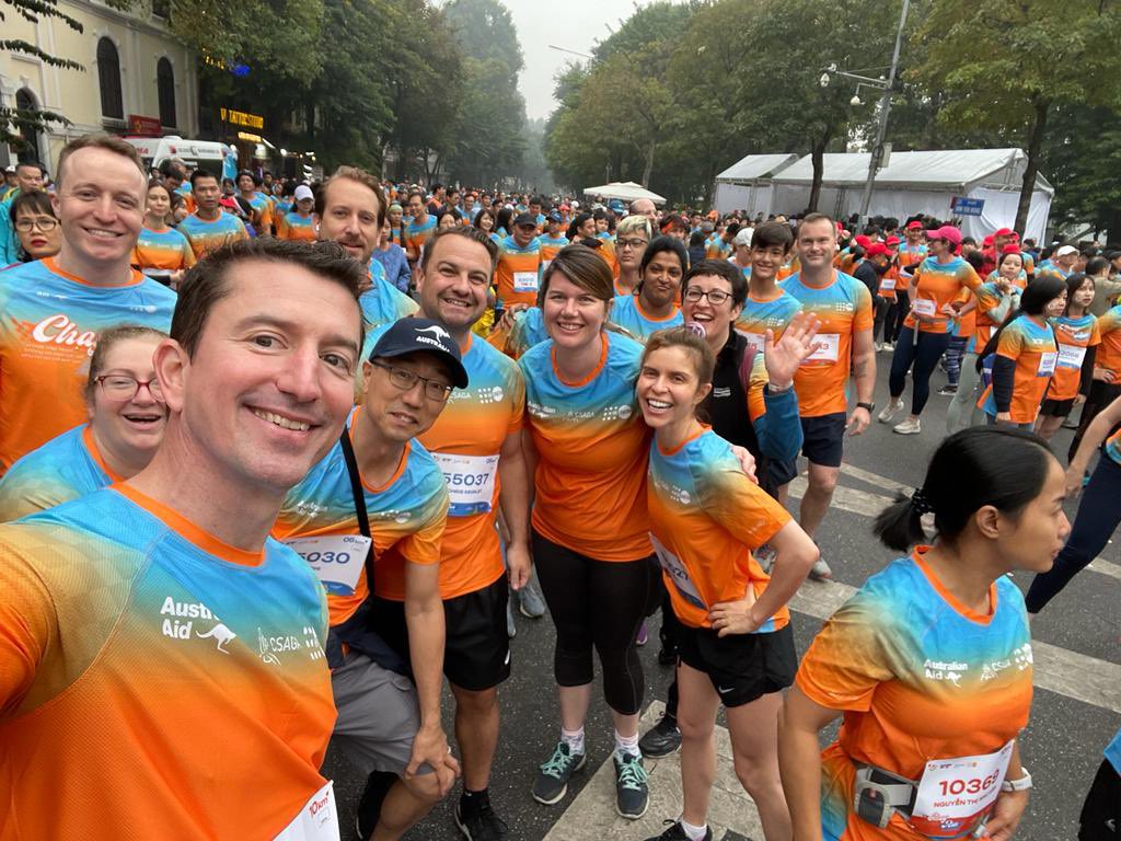 Great turn out at Hoàn Kiem lake this morning for the Run for Zero Violence Against Women &amp; Children in 🇻🇳. The event is supported by 🇦🇺 in partnership with the 🇺🇳. The theme: Zero Excuses.