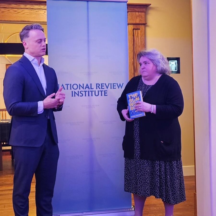 mishazelinsky's tweet photo. Thx to everyone who came to huge DC launch of The Sun Will Rise. 

Seeing SO man Ukraine supporters turn out in one of my fav cities was special.

Big thx to Barry Jackson for gracious hosting and National Review @NRO sponsoring.

Get it now! Flying off shelves so don’t miss out! https://t.co/vJybp1eRdk