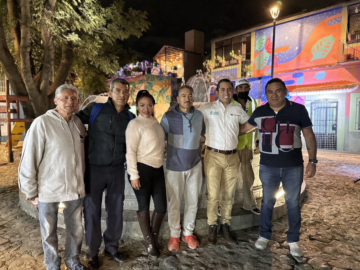 JoseLuisNajeraM's tweet photo. Xanenetla se convirtió en espacio cultural para COBAEP ✨

Gracias a Armando Santos y los liderazgos del barrio, ahora los jóvenes tienen un escenario 🎤 donde mostrar el talento que COBAEP produce.

¡Esto es lo que pasa cuando nos unimos para cambiar las cosas! 🤝
#Puebla https://t.co/vxh8tf4D9L