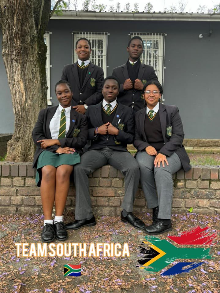 JeanGreyling1's tweet image. #coding4Mandela World Champs

Nelson Mandela 
18 July 1918 - 5 Dec 2013

We welcome team Umtata High. On 18 July they were the winning team in Qunu. On 5 Dec they will compete from Qunu 

Mandela described Qunu as home, where he was also laid to rest in 2013
#awsincommunities