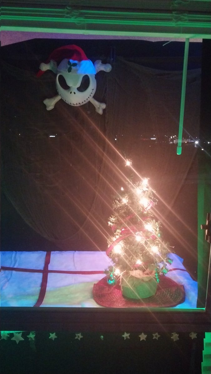 avp60685's tweet image. We're slowly starting on our first Christmas 🎄 decorating project together. We've added in a small tree, a santa hat for Jack Skelton and a tiny Gizmo. More still to come! #ourfirstchristmas #christmasdecorations2023