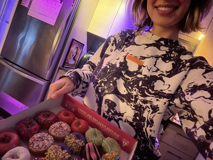 Thank you for the donuts 🍩 💋😍🥰 https://t.co/sUwN0IxSTV