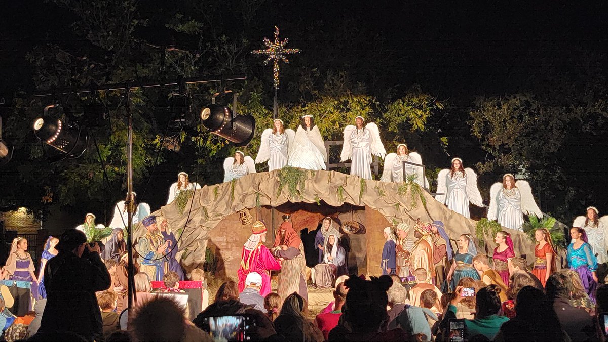 LouisValdez1's tweet photo. Nativity story. #DowntownRR #ChristmasSeason #FirstBaptistChurch https://t.co/H6nwCV5nio