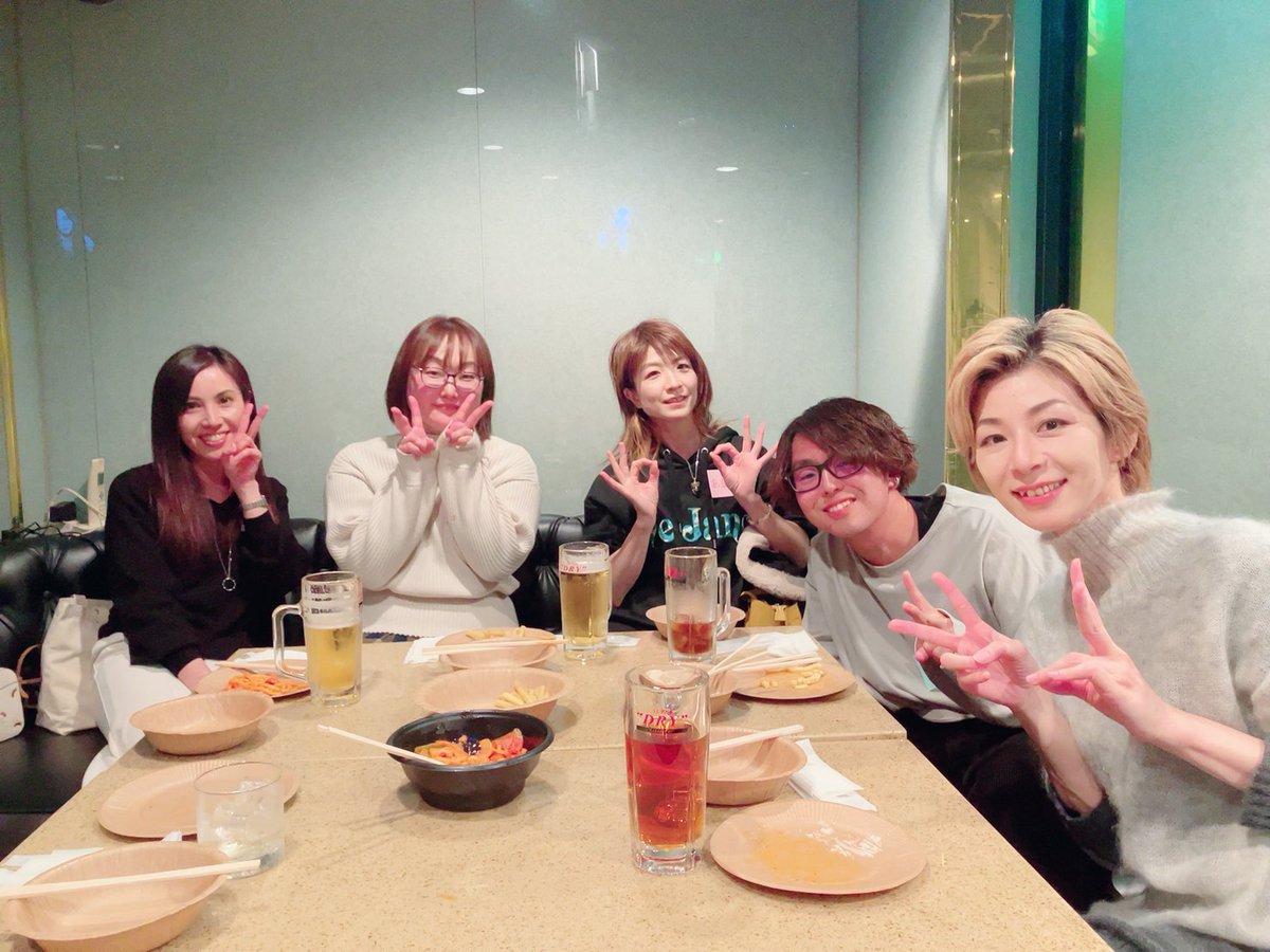 megu_megu_119's tweet photo. 昨日は、株式会社あそびばさんの忘年会に参加してきた🍺
みんな、美意識高くて美容の話も沢山できて楽しかった🥰
@asobiba88 
@takumi_model 
@tommy_mensmake https://t.co/MIAJc794rG