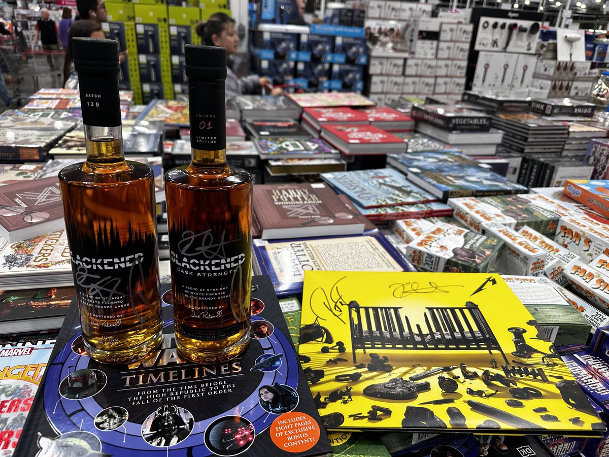 dibesh's tweet photo. Metallica in town 🤘#metallica #blackendwhiskey #72seasons #blackend https://t.co/70ybllUoMT