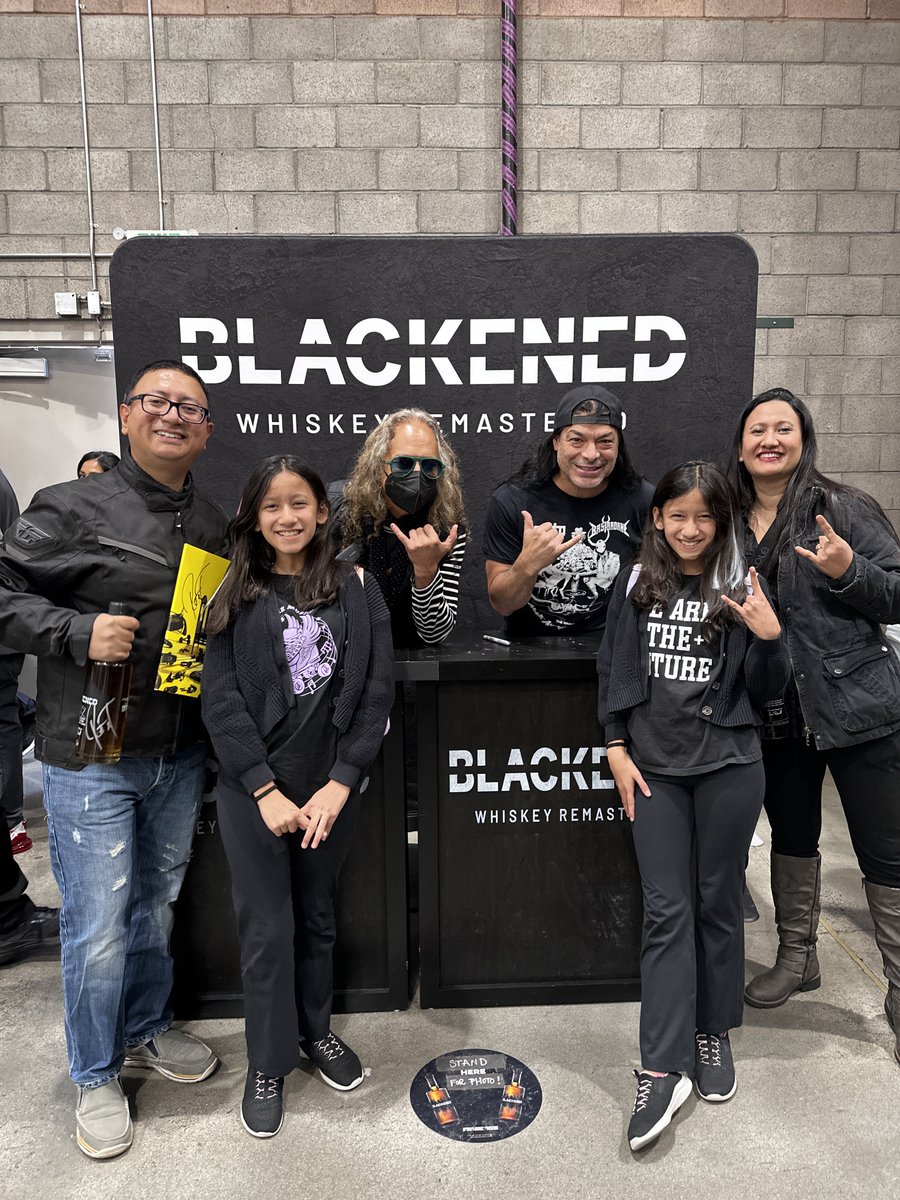 dibesh's tweet photo. Metallica in town 🤘#metallica #blackendwhiskey #72seasons #blackend https://t.co/70ybllUoMT