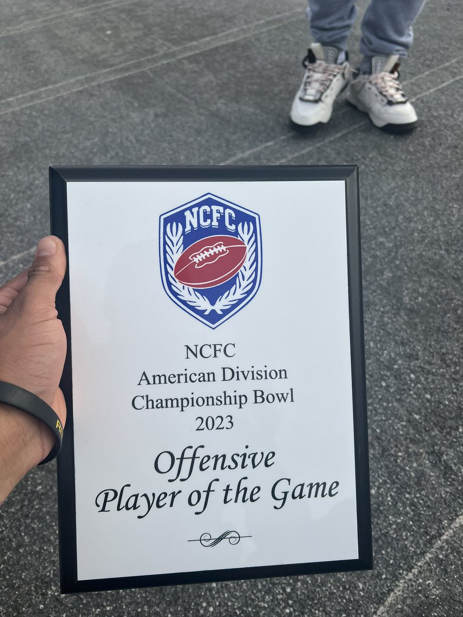 bizzyj13's tweet photo. 11-0 a blessing to go undefeated and a honor to be named offense MVP of the championship 🏆 https://t.co/ow7jUgFq2w