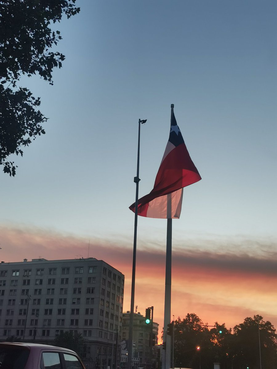 tuitero_no's tweet photo. #AFavorPorChile
#AFavorYQueSeJodan https://t.co/l6LDt5zSOX