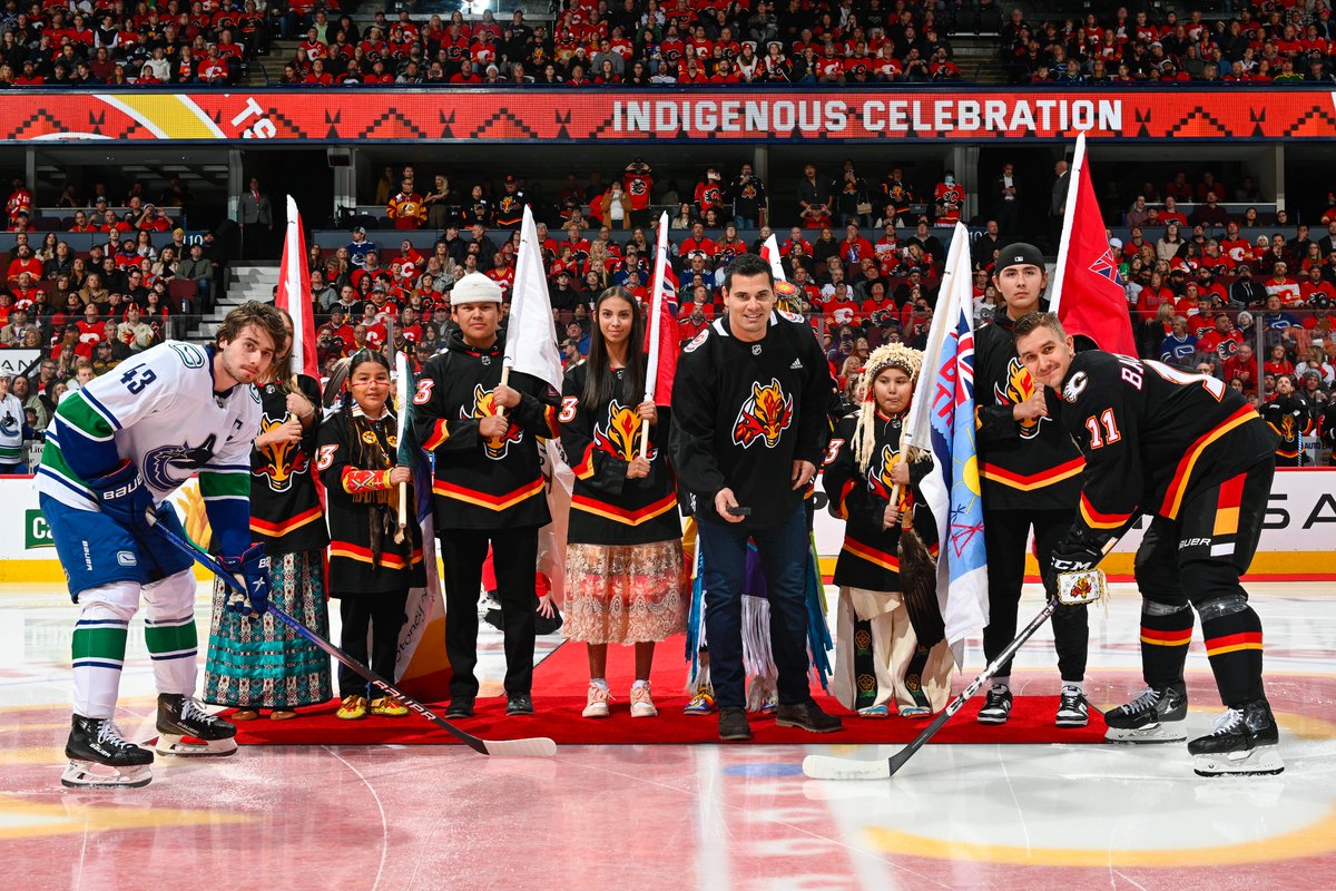 Thank you to @AlumniFlames' Rene Bourque for dropping the puck this evening!