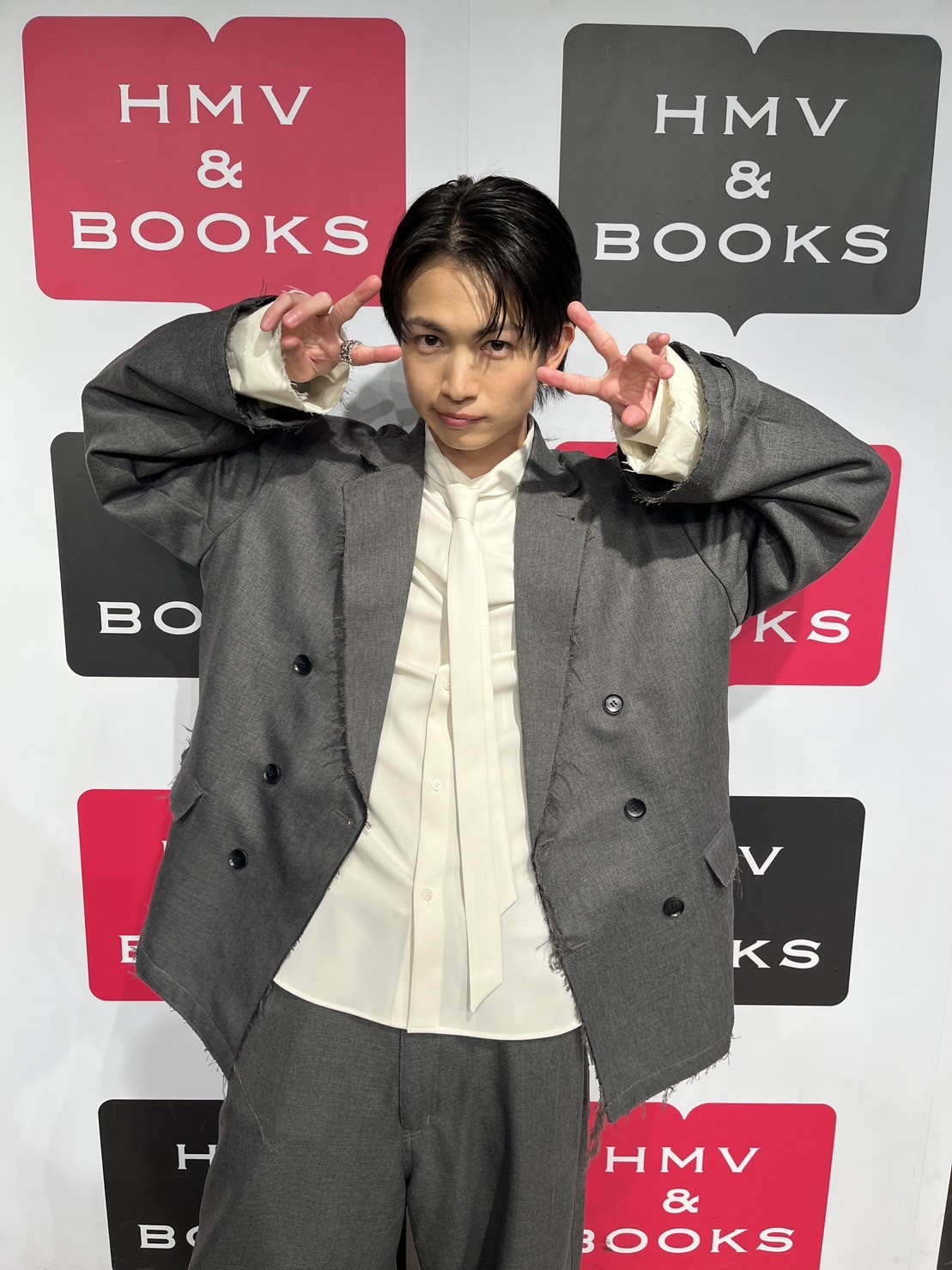 HMV&BOOKS SHINSAIBASHI on X: HMV&BOOKS SHINSAIBASHI on X: