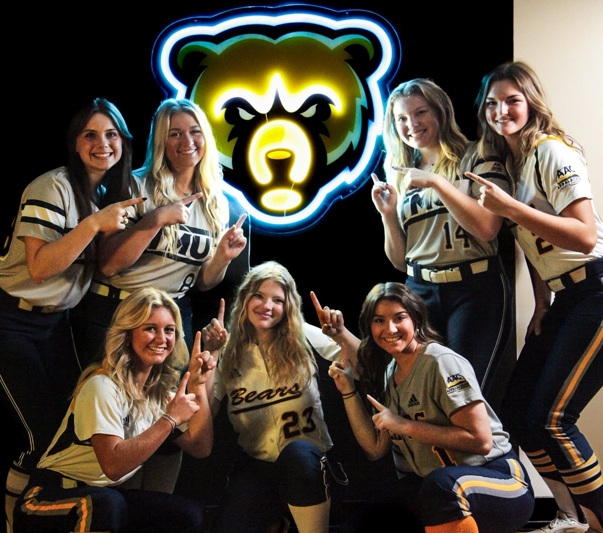 MorganKacalek's tweet photo. Such a great day on my official visit to Truett McConnell University!  Loved meeting and getting to know my fellow 2024 commits!  Thank you, Coach Reichenberg and the TMU softball girls for such a great day!  @TMUSoftball @TMUBears @CSA_Athletes https://t.co/rZB7gKkf9D