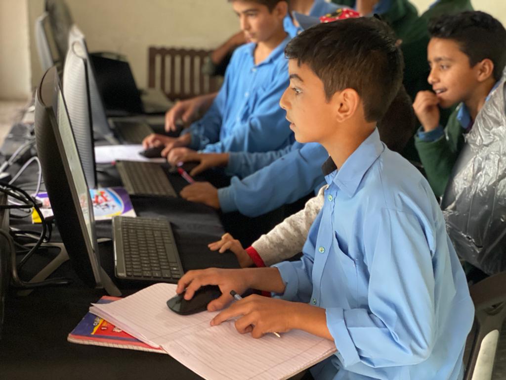 Rahimmdsheik's tweet photo. It is not just about mastering technology; it's about unlocking opportunities, fostering creativity and building a more inclusive world.
#WorldComputerLiteracyDay
#DigitalLiteracy
#TechLiteracyWave
#KeyToTechWisdom https://t.co/99XPJbANd7
