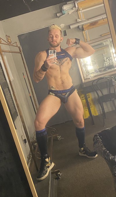 I love gogo dancing. 😈 https://t.co/27atDJ1VgO<a href="/tag/humpday"class="tags"><span>#humpday</span></a>