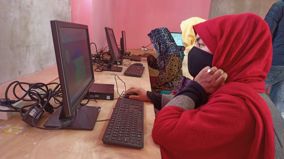 Rahimmdsheik's tweet photo. 10. Together, we can create a world where computer literacy becomes a universal language, empowering individuals to thrive in the dynamic and interconnected realm of technology.
#WorldComputerLiteracyDay
#DigitalLiteracy
#TechLiteracyWave
#KeyToTechWisdom https://t.co/JR7iuXjH1D