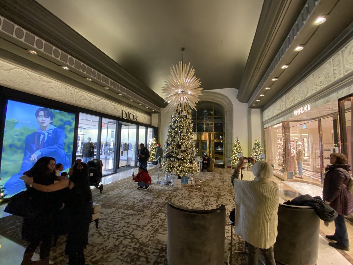 BenWilsonThings's tweet image. Another stellar display at this year’s #FestivalOfTrees at the @FairmontVan. @BCCHF. #Christmas #Vancouver