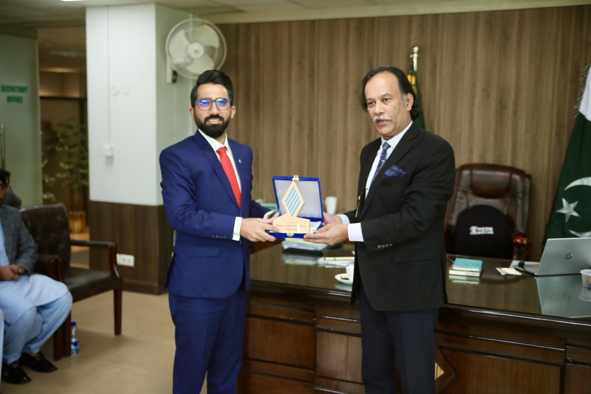 Lal Zaman tweet media