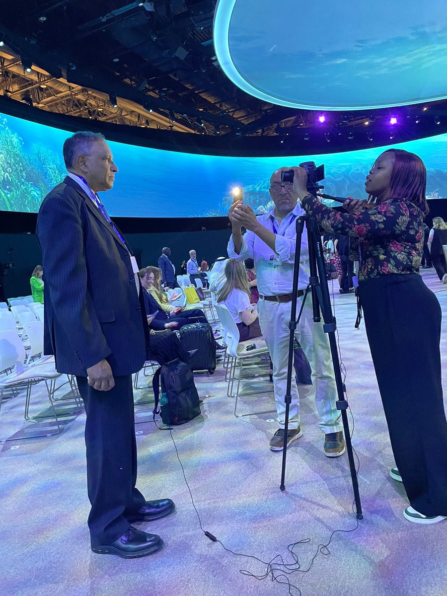 Poor health is a human tragedy PLUS economic burden.  Wellcome investing in research necessary to build out a case for change. Journalist fellows reporting #ClimateXHealth nexus  <a href="/JuliaGillard/">Julia Gillard</a> <a href="/wellcometrust/">Wellcome</a> <a href="/InternewsHJN/">Internews Health Journalism Network (HJN)</a> <a href="/MegEmiller/">Megan Miller</a>