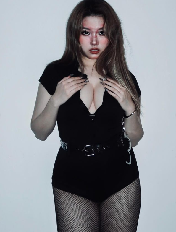 拍了全裸写真，，，