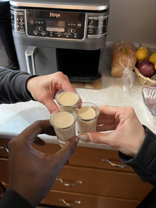 Back home for the holidayyzz 🎄Cream Tequila shots for the win https://t.co/GKQH0NLYFt<a href="/tag/bikini"class="tags"><span>#bikini</span></a><a href="/tag/curves"class="tags"><span>#curves</span></a><a href="/tag/natural"class="tags"><span>#natural</span></a><a href="/tag/ass"class="tags"><span>#ass</span></a><a href="/tag/tanning"class="tags"><span>#tanning</span></a><a href="/tag/trending"class="tags"><span>#trending</span></a>