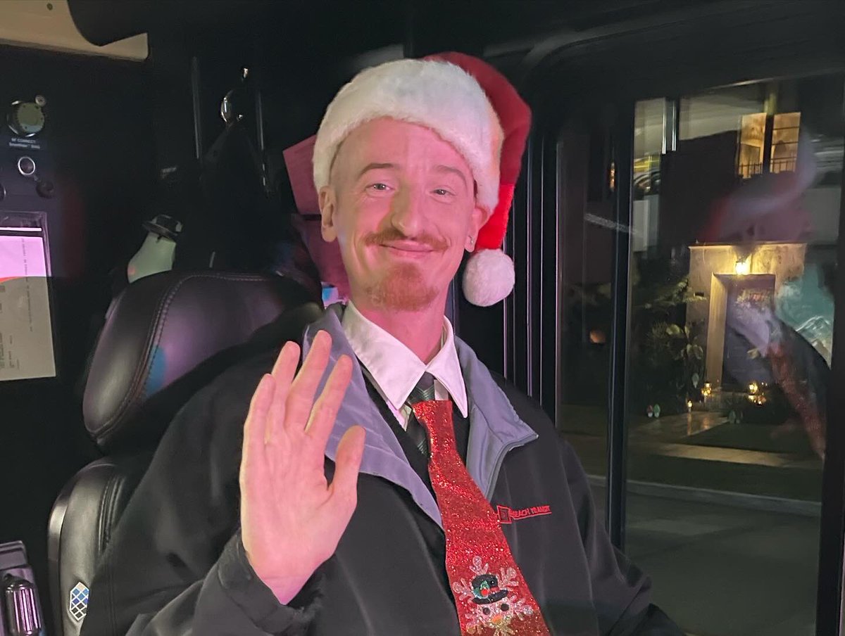 lbtransit's tweet photo. Happy Holidays from the LBT team! β€οΈπ
Proud to participate in the Belmont Shore Christmas Parade and celebrate this special season with the community we serve.
#LBT #LongBeachTransit #HappyHolidays #LongBeach https://t.co/MUob6xHsiK