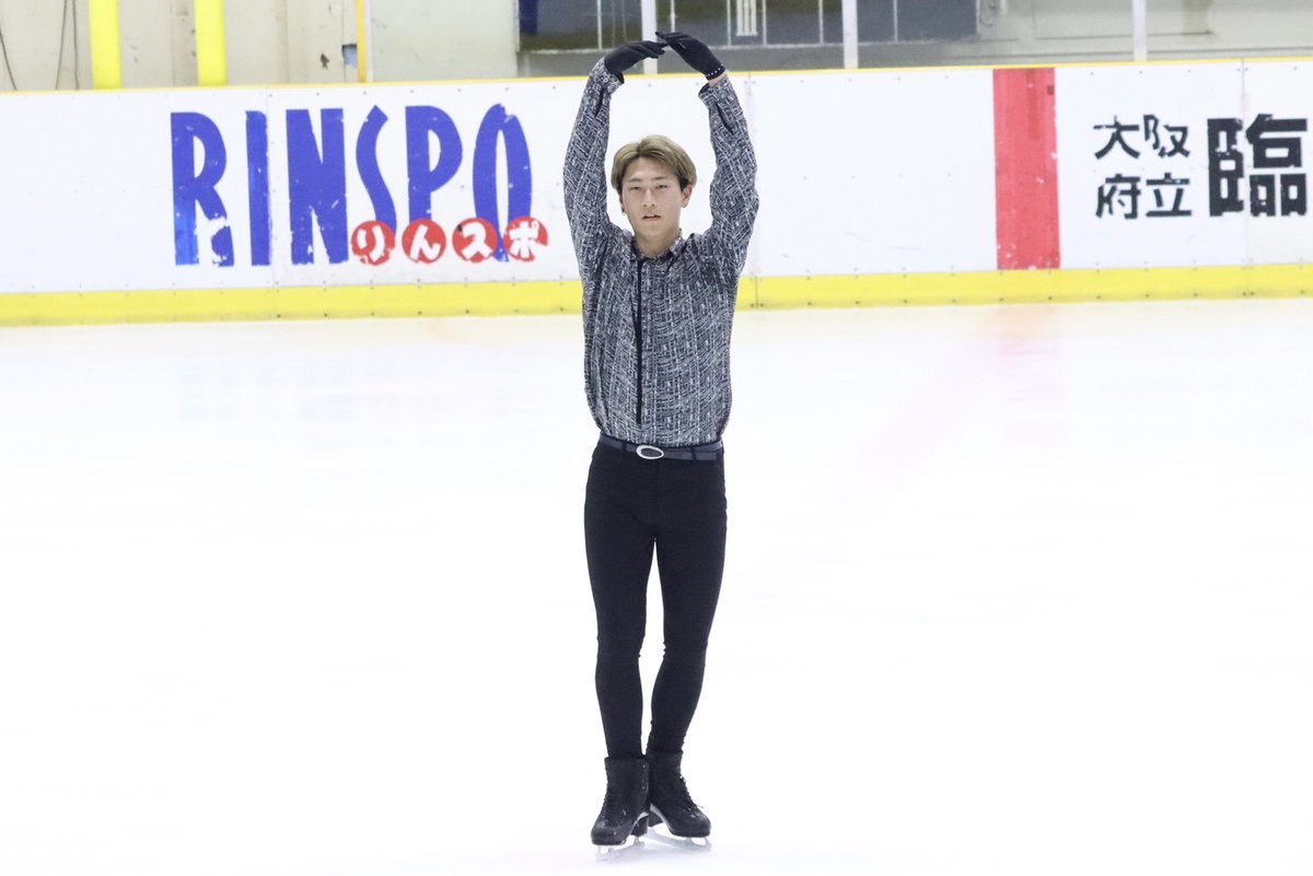 kanspo's tweet image. 【アイススケート】第72回関西学生氷上競技選手権大会２日目／於・大阪府立臨海スポーツセンター

［２級男子］
鈴木賢

『See You Again 』を選曲。繊細なメロディーに合わせた演技で会場を魅了した。