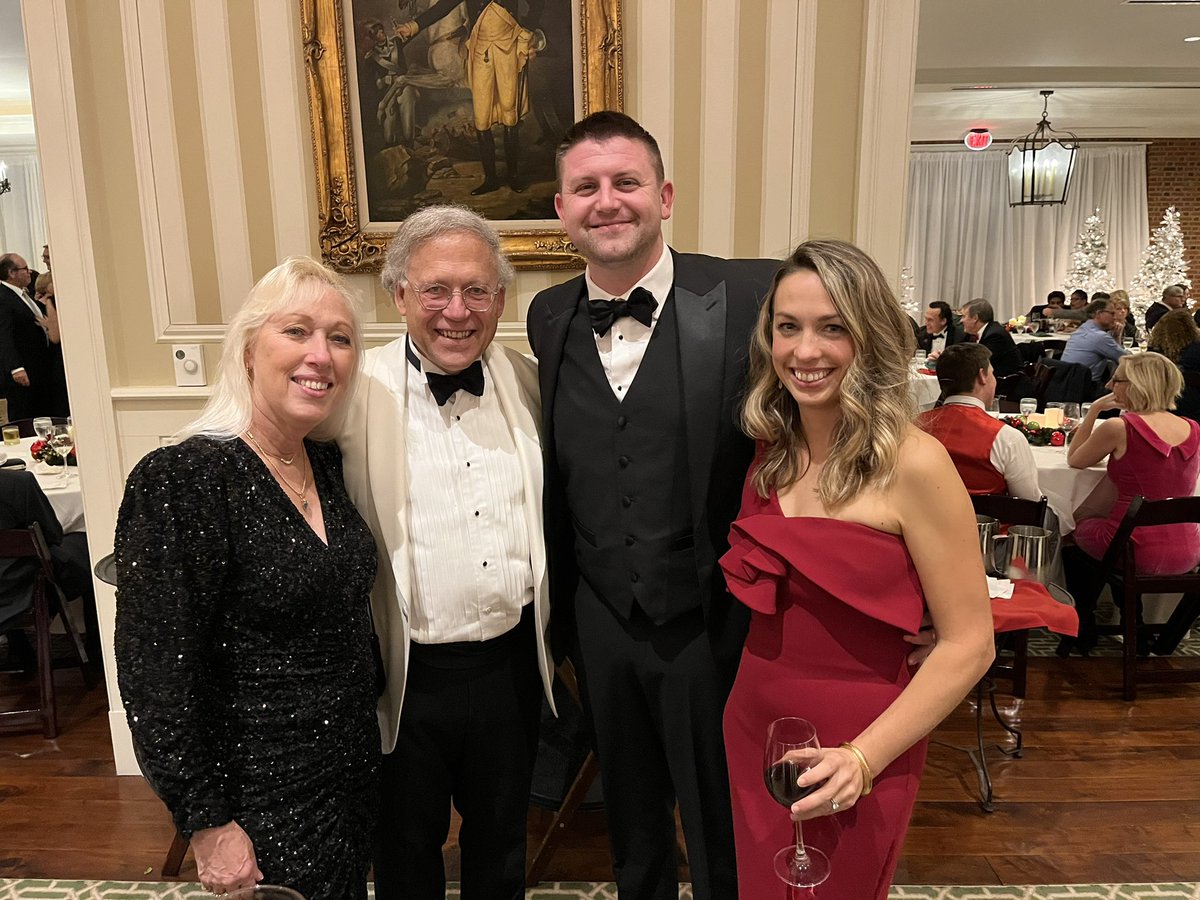 My heart is full after a trip to DC for @UroOnc #SUO23 complete with great camaraderie and scientific updates + @daviesbj’s birthday party, a great day of interviewing applicants for @WashU_Uro residency, and annual holiday party for the hospital where my wife and I both work.