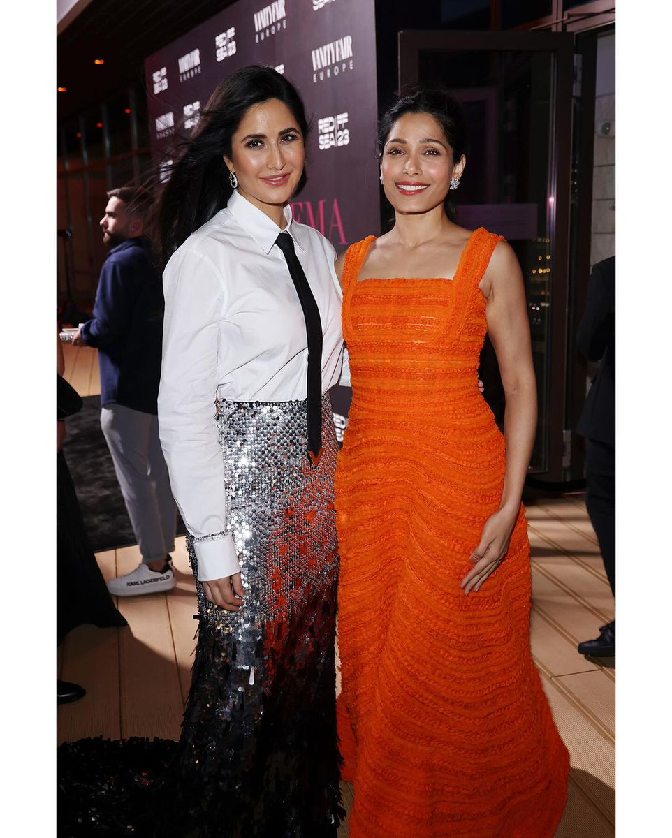 Katrina Kaif is here to add some sparkle and shine to your Sunday 😉 She was at an event where she met Frieda Pinto.

#katrinakaif #bollywood #fashion #frieda #actors @KatrinaCampins @KatrinaKaifFB @KatrinaKaifCafe @KatrinaKaifCity @KatrinaKaifFP @KatrinaKaifGang
