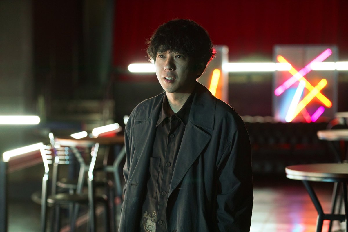 mezamashimedia's tweet photo. 本日21時～
『ONE DAY～聖夜のから騒ぎ～』第9話🎄

誠司（#二宮和也）が
蜜谷（#江口洋介）に撃たれた！？

バスジャックのニュースを見ていた
梅雨美（#桜井ユキ）は葵亭を飛び出し…
▶️https://t.co/GlxGL27yPj

@oneday_xmas_ado
#中谷美紀 #大沢たかお #月9ワンデイ #ONEDAY https://t.co/LUqdbYti1L