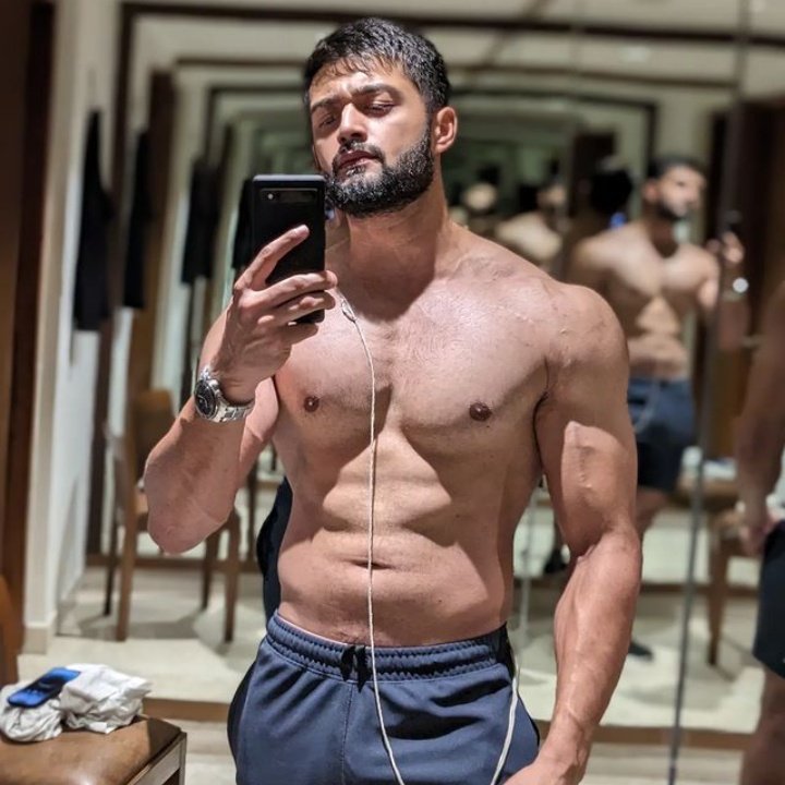 FindomRaj90180's tweet photo. #NewProfilePic https://t.co/LZxBui1Ji5