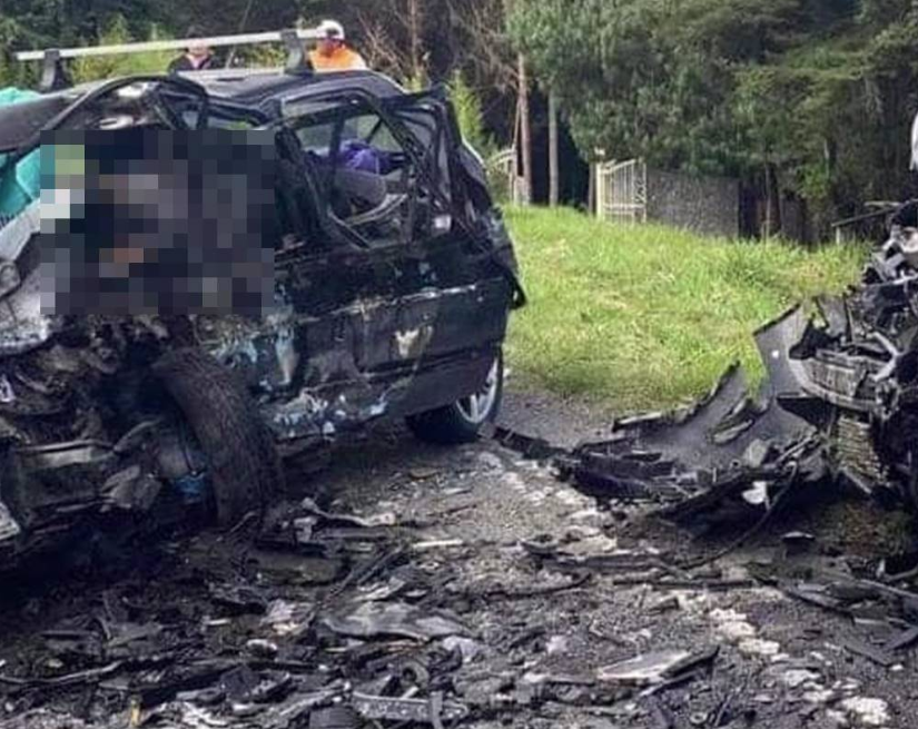 TVN_Veracruz's tweet photo. #Altotonga , #Veracruz  El fatal choque de dos automóviles ocurrido en carretera #Perote -Altotonga con resulto 6 personas sin vida; las víctimas fueron 4 niños y 2 adultos en el tramo carretero #Zoatzingo , localizado a 60 kilómetros de #Xalapa 

https://t.co/cNG5VVaAPo https://t.co/JNbfUQQzfU