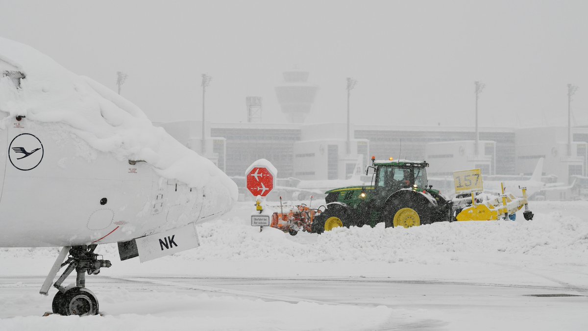 Munich Airport tweet media